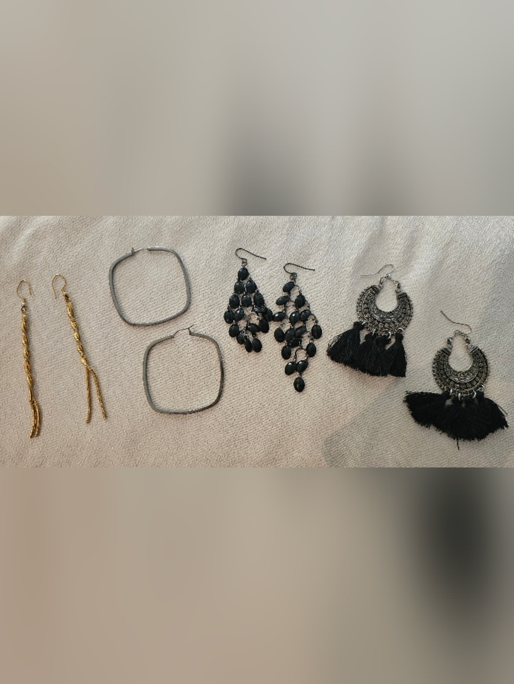 4/25$ Earrings LOT